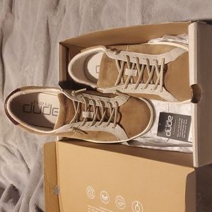 Women's Hey dudes size 9